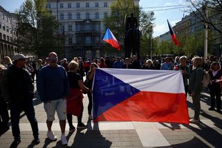 Protisudetský mítink SPD v Brně. Zatím dorazil zlomek ohlášených lidí - Seznam Zprávy