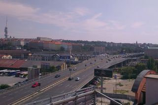 Komunisté vtiskli Praze ošklivý cejch. Dálnice po vzoru Moskvy zničila kus města - Médium.cz