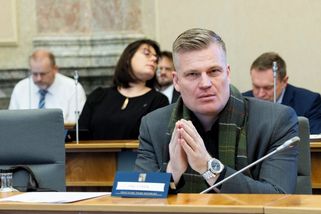 Turek zveřejnil, kolik bral vyhozený právník. Prolomil ochranu osobních údajů? - Seznam Zprávy