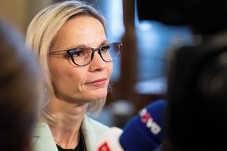 Ministryně Mrázová má na pozemku černé stavby. A teď chce měnit pravidla - Seznam Zprávy