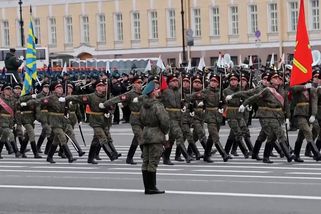 Ruští vojáci nacvičovali v Petrohradu na vojenskou přehlídku na oslavu konce 2. světové války - Novinky