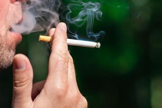 Británie zakázala příštím generacím cigarety. My se posmíváme socialismu - Seznam Zprávy
