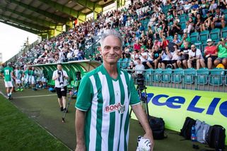 Foto: Trojan slavil v Ďolíčku šedesátiny. Zařídil oba góly a pomohl charitě - Seznam Zprávy