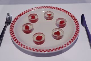 Steak z lidského masa jako prostředek proti zabíjení zvířat - Novinky