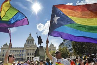Duhová medaile z olympijského ringu. Ženeme se do...