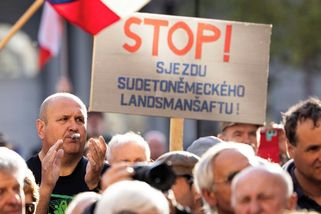 Němci, nejezděte, podepsal Zeman. Projev malosti, rýpli si lidovci - Seznam Zprávy