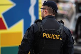 Fotbalový dorostenec hrozil střelbou na tréninku. Policie zajistila zbraně - Seznam Zprávy