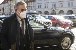 Ruský velvyslanec byl v Praze na koberečku. Česko je rozhořčené, slyšel podle Lipavského - Novinky