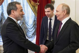 Supervelmoc. Íránský ministr se z Ruska vysmíval USA - Novinky