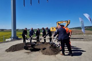Nebyly peníze, stavba dálnice D35 začala o tři měsíce později - Novinky