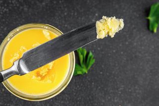 Používáte přepuštěné máslo? Možná vás překvapí, co na něj říkají odborníci