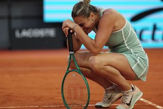 Šok roku! Sabalenkové nestačilo šest mečbolů, senzační vítězka napodobila Muchovou - Sport.cz
