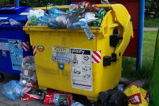 Třízení odpadu se v Česku bude přísně hlídat. Stačí jednou vyhodit špatně plast do papírů a už hrozí pokuta 25 milionů korun