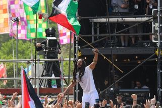 „Smrt izraelské armádě,“ křičel zpěvák na anglickém festivalu Glastonbury - Novinky