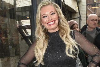 Lucie Borhyová zasypala fanoušky fotkami od moře. Došlo i na sexy pózovačku v bikinách - Super.cz