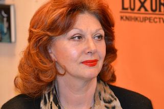 59 let na obrazovce s dokonalým úsměvem. Saskia Burešová 10 let tajně splácela dluhy po podnikání - Médium.cz
