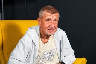 Babiš překvapil fanoušky. Pochlubil se půvabnou dcerou Vivien