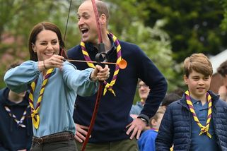 Fotky: Princ William s rodinou pomáhali skautům. Přál si to nový král - Seznam Zprávy