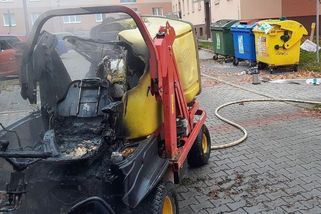 V Plzni vzplál traktůrek na sečení trávy. Škoda je milion korun - Novinky