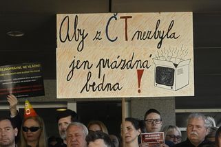 „Byl by to konec.“ ČT i rozhlas jsou krok od stávky. Jak by vypadalo vysílání?