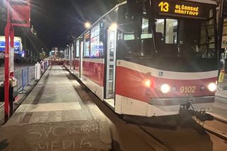 Pravá revoluce začne v tramvaji aneb Jak jsem nepřejel pana Mináře - Médium.cz