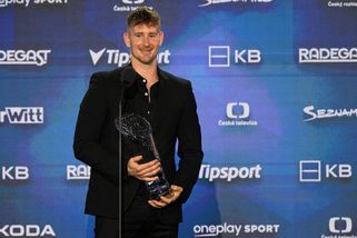 MS hokej | Už třinácté MS v kariéře! Červenka chce být u Rulíkova loučení a překoná český rekord - Sport.cz