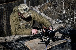 V reálné bitvě by byli mrtví. Ukrajinští operátoři dronů deklasovali Švédy na cvičení NATO - Novinky