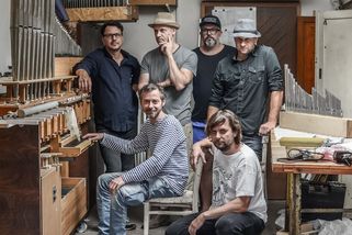 GLOSA: Někdy stačí šeptat. Bratři Orffové jsou opět hodně slyšet | Headliner