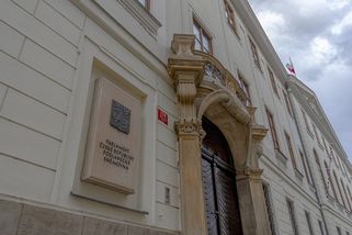 Bitva o ČT pokračuje: Opozice neprosadila vyškrtnu...