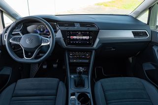 Rodiny zapláčou, poslední VW podle staré receptury končí! Teď je v akci, pořád nabízí i diesel s manuálem - Garáž.cz