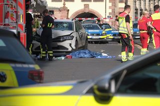 Jednal v amoku. Šíleným řidičem z Lipska je mladý Němec - Novinky
