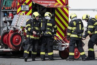 Hasič vyhrál přelomový soud. Mnoha zaměstnancům může přinést i plat navíc - Seznam Zprávy