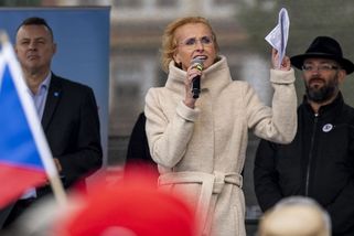 Miroslav Sládek hlásí comeback, Konečná zuří