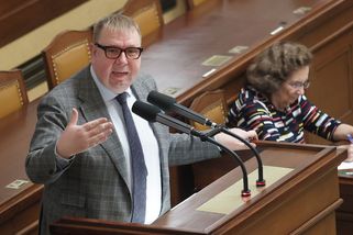 Juchelkovy změny v superdávce. Polepší si samoživitelky i lidé v místech s vysokými nájmy - Novinky