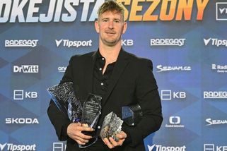 Hokejistou sezony je po deseti letech znovu Červenka - Seznam Zprávy