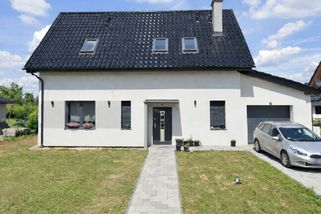 Osm milionů za byt odmítli a odešli z Brna na venkov. Realita bydlení v domě je tvrdší, než čekali