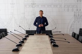 Magyar se nebude stěhovat do vládní rezidence. A přeložil i sídlo vlády do skromnější budovy - Novinky