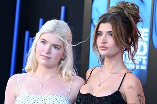 Pobožná Lola a Sami známá z Only Fans spolu: Dcery Sheena a Richards konečně zakopaly válečnou sekeru