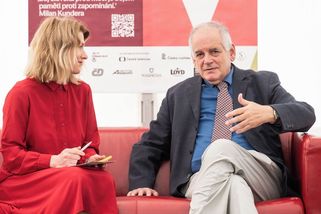 Netanjahu na Světě knihy. Bratr izraelského premiéra vystoupil „tajně“ - Seznam Zprávy
