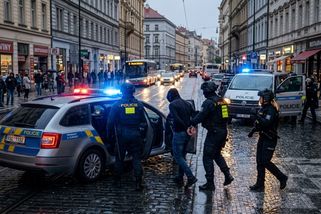Skandál s posudky zasáhl po ÚVN i další elitní nemocnici. V policejní síti uvízl známý docent