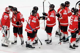 MS HOKEJ ONLINE: Souboj USA s Finskem, ve hře i Kanada - Sport.cz