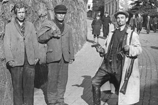 Květen 1945 nebyl v ČSR měsícem lásky, ale zúčtování. Popravovalo se veřejně, třeba i na ulicích - Médium.cz