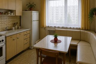 Za socialismu ji měl doma každý. Dnes nám retro rohová sedačka v kuchyni překáží a zbavujeme se jí - Médium.cz