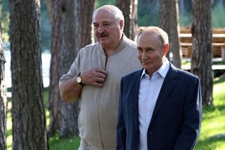 Lukašenko je sice lstivý lišák, ale Putin ho do války zatáhne, varuje exministr