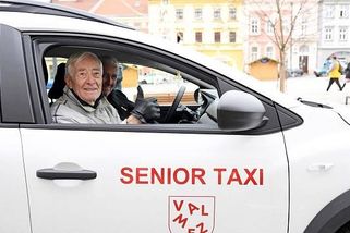 Taxi jenom pro důchodce: Za směšnou cenu vás odvezou naprosto kamkoliv