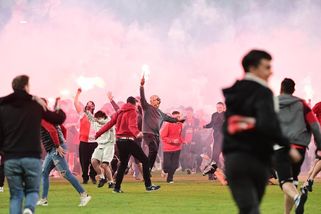 Největší ostuda, omlouval se zlomený Tvrdík. Místo titulu hrozí Slavii kontumace