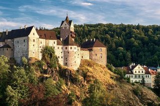 Královský hrad Loket; Historie, pověsti a zajímavá současnost - Médium.cz