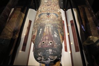 V břiše mumie v Egyptě našli kapitolu z Homérovy Iliady - Novinky