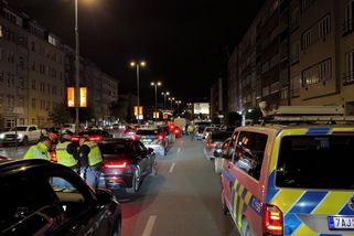Policie v Praze při rozsáhlé akci rozdala pokuty za desetitisíce - Novinky