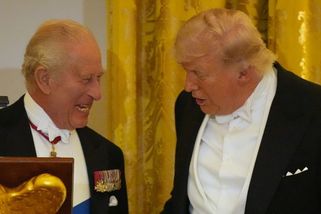 Král Karel III. si při večeři dělal z Trumpa legraci. Británie – USA 1:0, píše tamní tisk